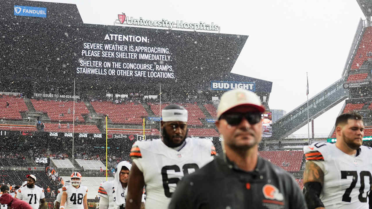 Bills-Browns preseason game resumes after hourlong lightning delay | Latest NFL News, Analysis & Updates