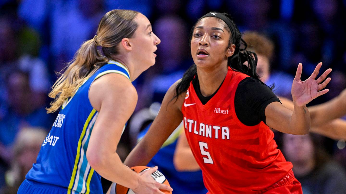 Indiana Fever guard Caitlin Clark