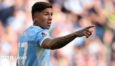 Manchester City's Enzo Fernandez points