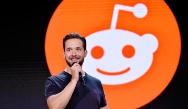 Reddit co-founder: Tech industry has been 'tone deaf' in explaining AI risks