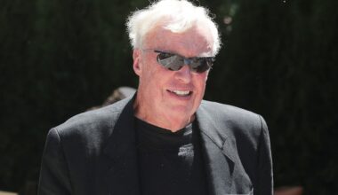 Nike co-founder Phil Knight donates $1.1B to Oregon medical center