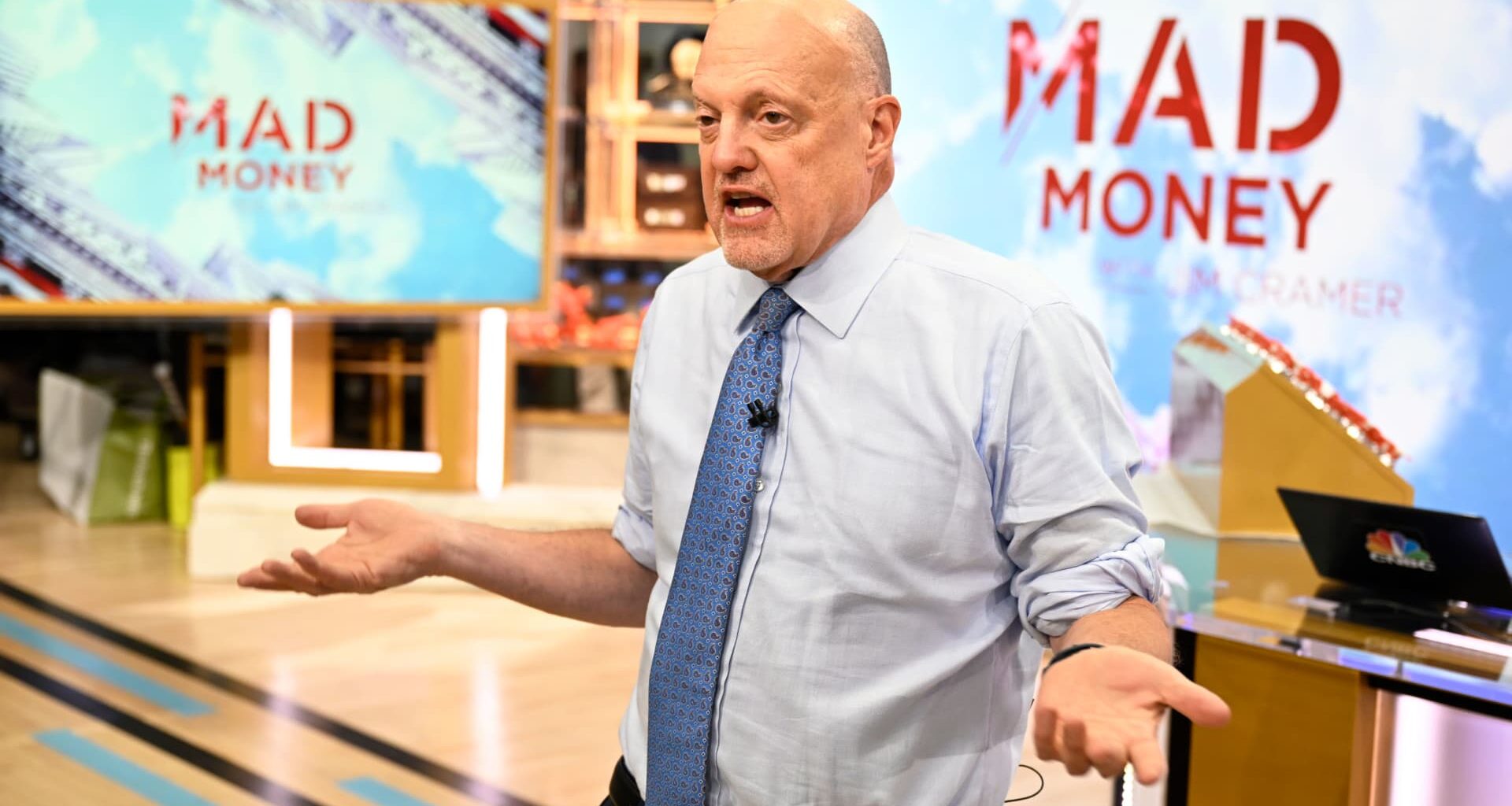 Jim Cramer on AI backlash and market risk