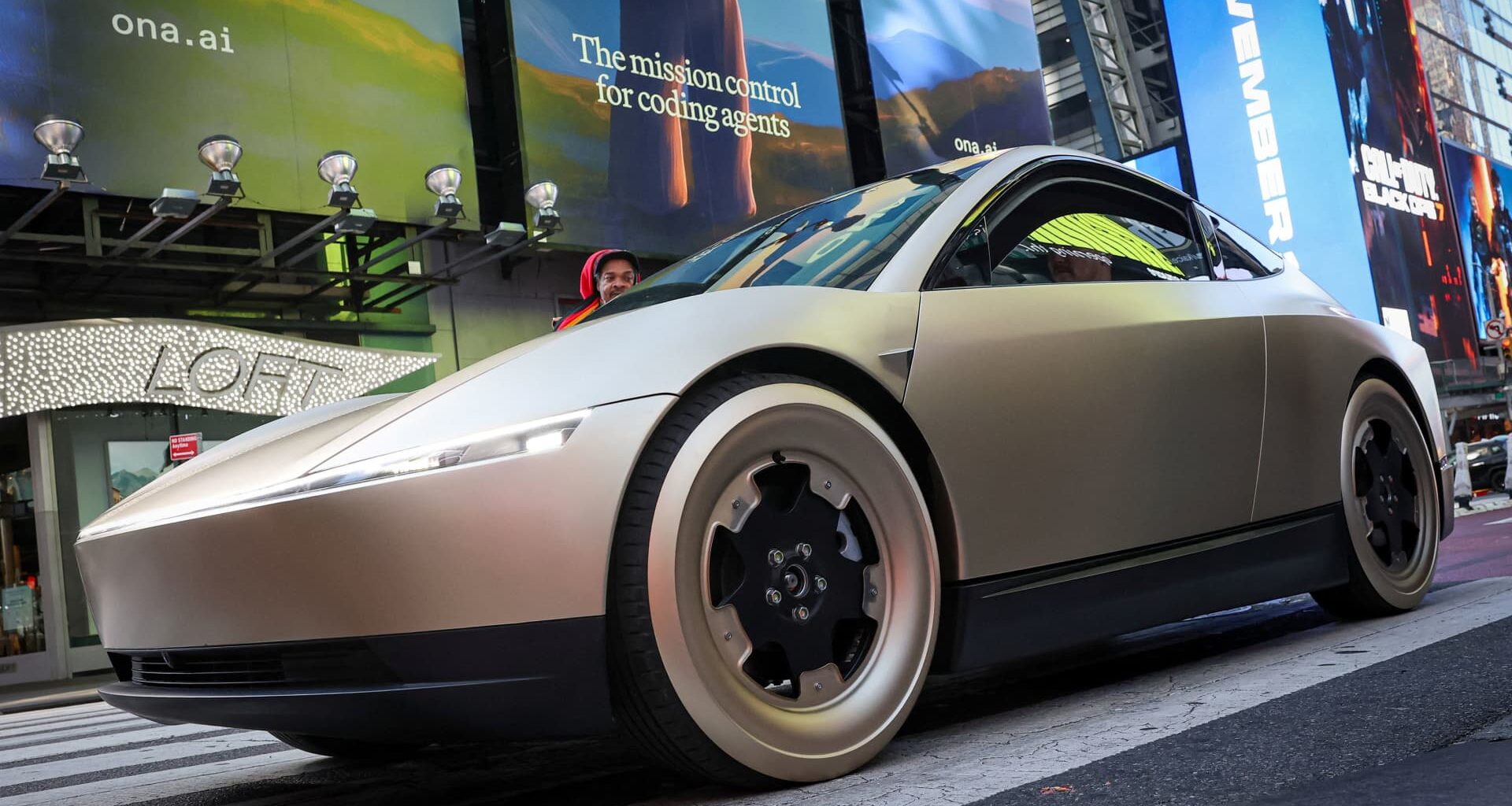 Tesla teases 'no steering wheel, no pedals' ahead of Cybercab update