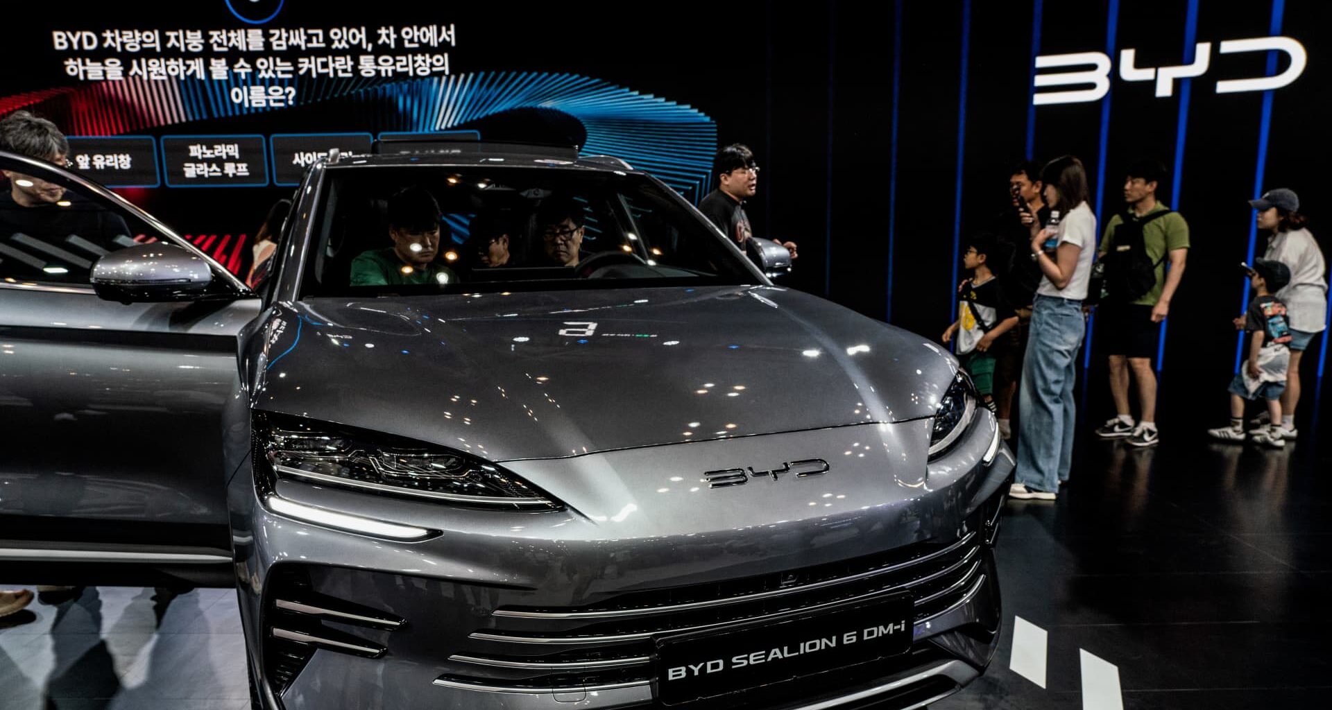 Automakers urge Congress to quickly ban Chinese vehicles in U.S.