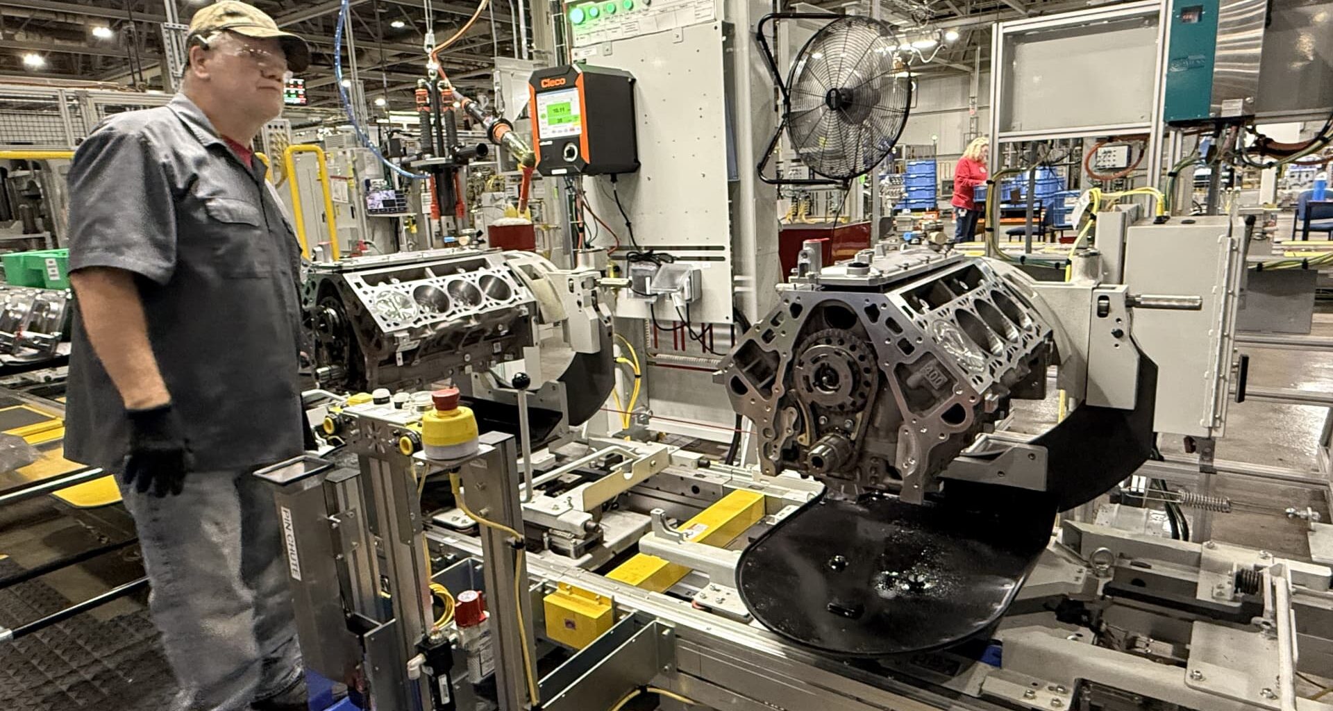 Chevy Silverado, GMC Sierra: GM touts new V8 engines in new truck wars