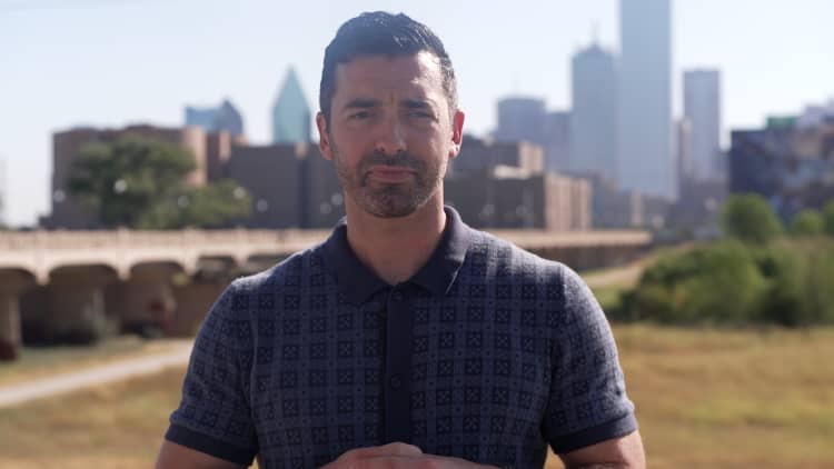 Here's how data centers became a key issue in Texas' midterm races for senate and governor
