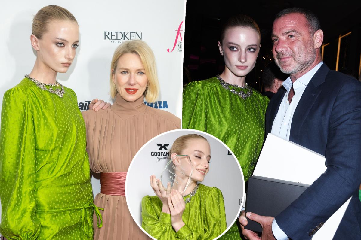 Naomi Watts, Liev Schreiber's daughter Kai celebrates modeling award