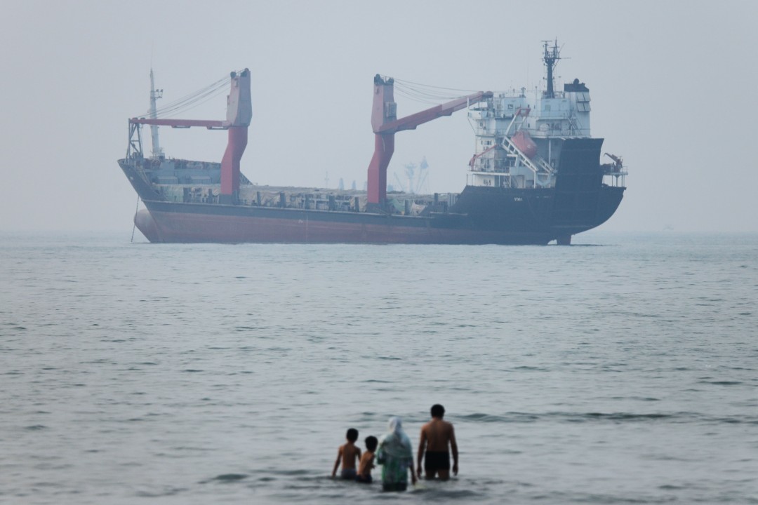 There's a Small Upside to Clogged Strait of Hormuz