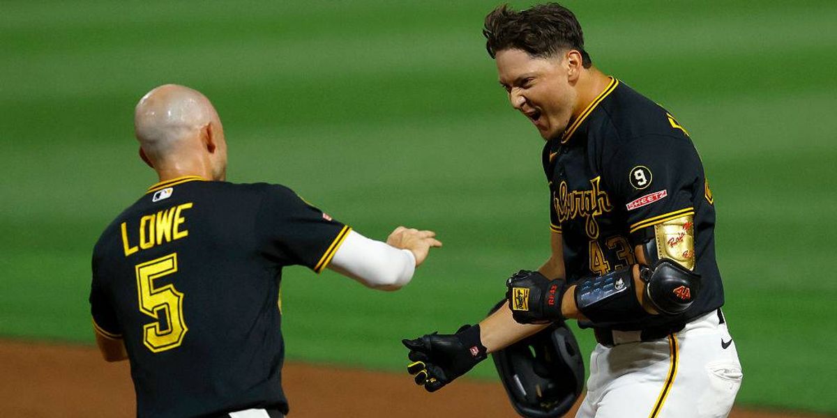 Pirates erupt for 9 in 3rd, blow lead, win in walkoff