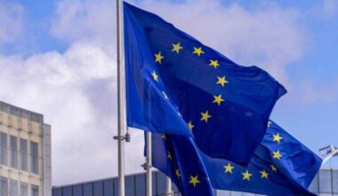 EU Weighs Breaking Up Diplomatic Service