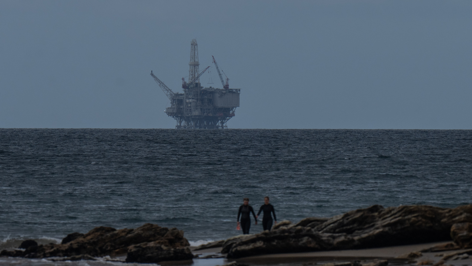 Trump administration ratchets up its fight to get more oil flowing from California