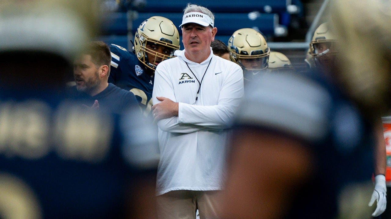 Akron Zips vs. Wake Forest Demon Deacons week 1 college football pick favors under 48.5