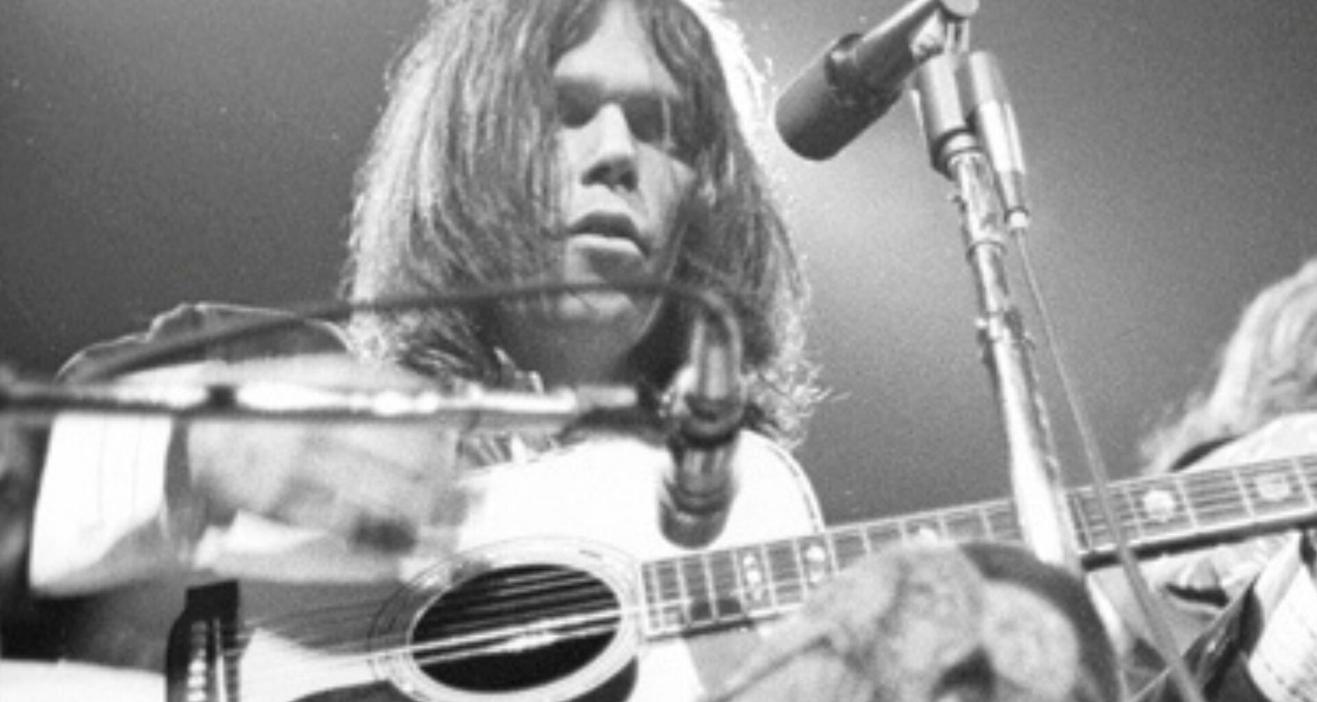 4 Neil Young Lyrics That Still Stop Us in Our Tracks