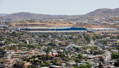 US government limits travel to Mexican border city amid security warning