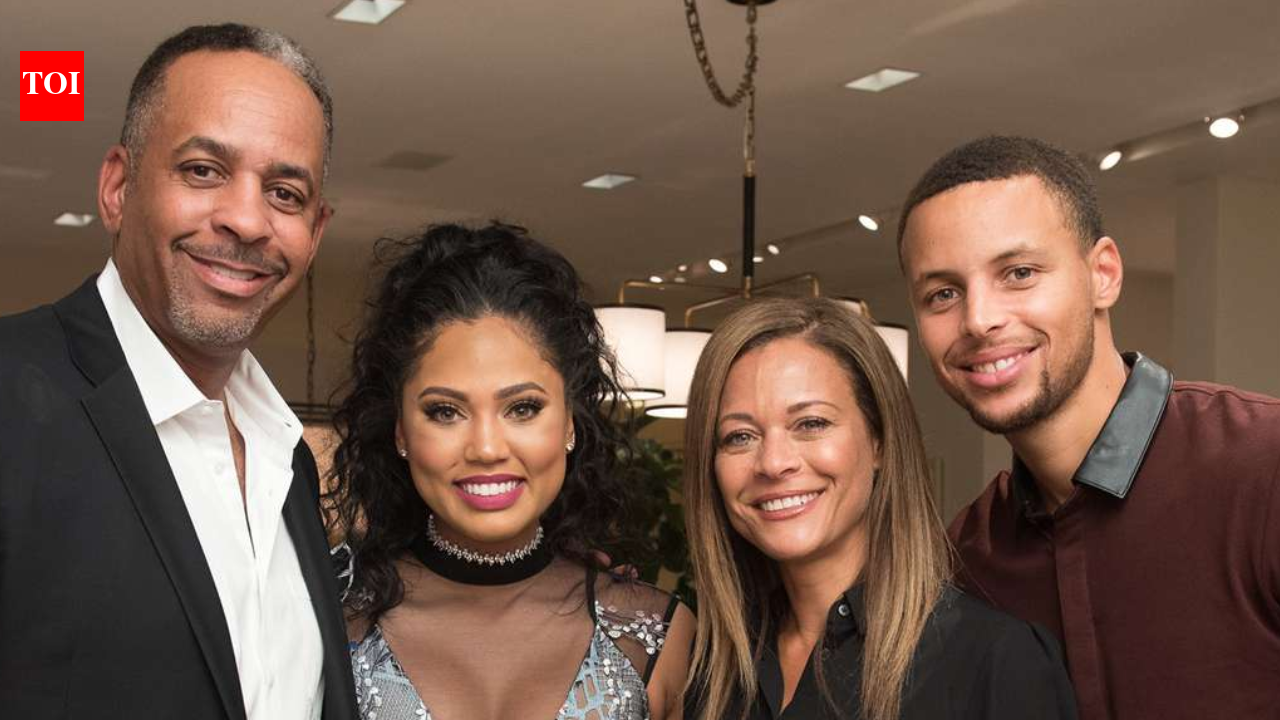 “She lost it and cried”: Stephen Curry opens up about the moment he saw his parents cry for him ahead of the new season | NBA News