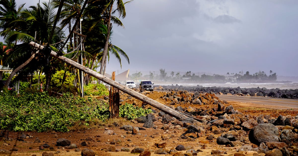 Hurricane Lowell knocks out port in Hawaii that is one island’s main source for food and fuel