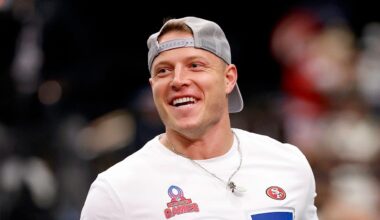 49ers star Christian McCaffrey recalls hilarious 'cracker' compliment with Australian barber