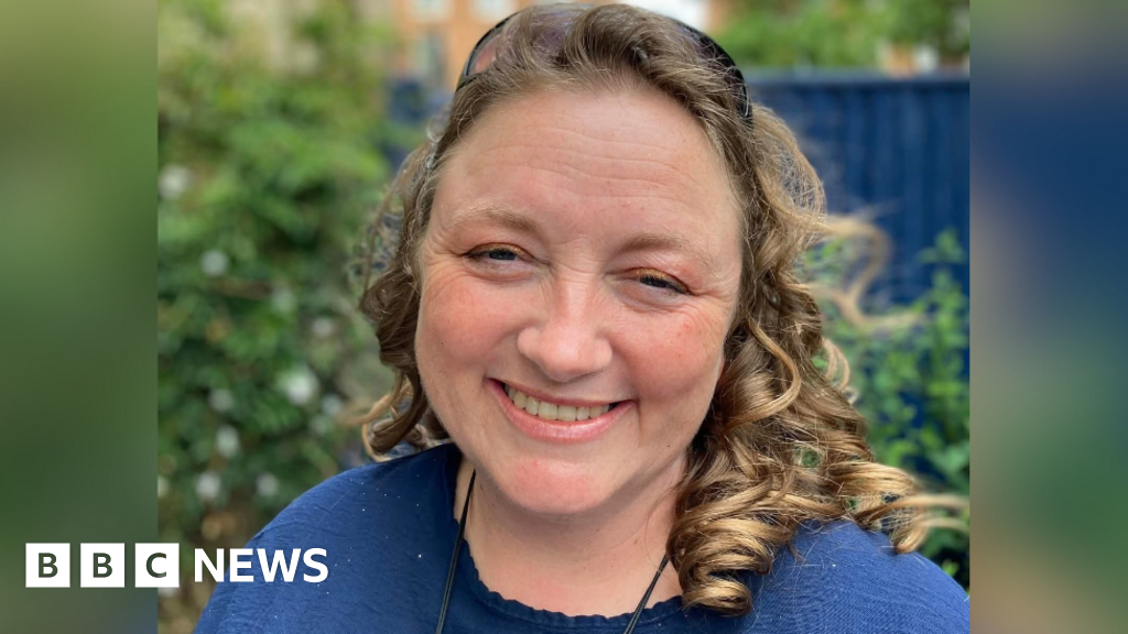 BGT choir to tour farmers' mental health message - BBC
