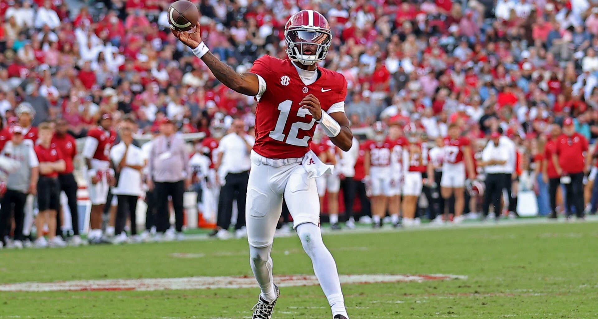 Alabama vs Kentucky over 48.5 is the college football betting play as both offenses look strong
