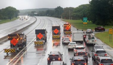 Crash closes all eastbound lanes of Long Island Expressway at Melville