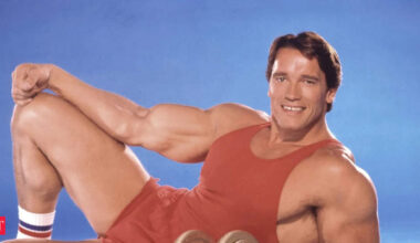 life lessons: Quote of the Day by Arnold Schwarzenegger: “The last three or four reps is what makes the muscle… – Timeless life lessons from an inspiring quote on fitness, physical strength, lifestyle, consistency and why you should push yourself beyond your comfort zone