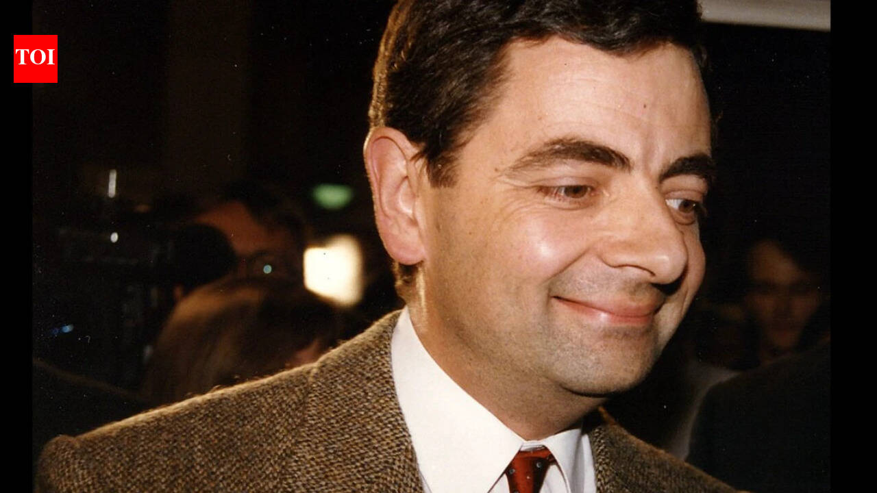 Rowan Atkinson bought an Oxfordshire property in 2006; 16 years later, he finally moved into the Richard Meier-designed glass house﻿ |