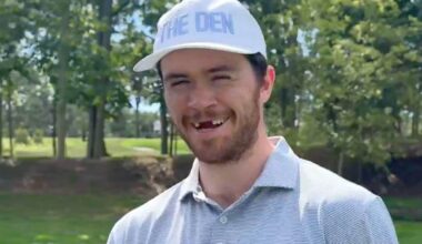 Connor McMichael debuts absolutely unhinged hockey smile at Blues golf tournament