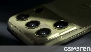Motorola heard you like cameras so it put a lot of them on the Signature 27