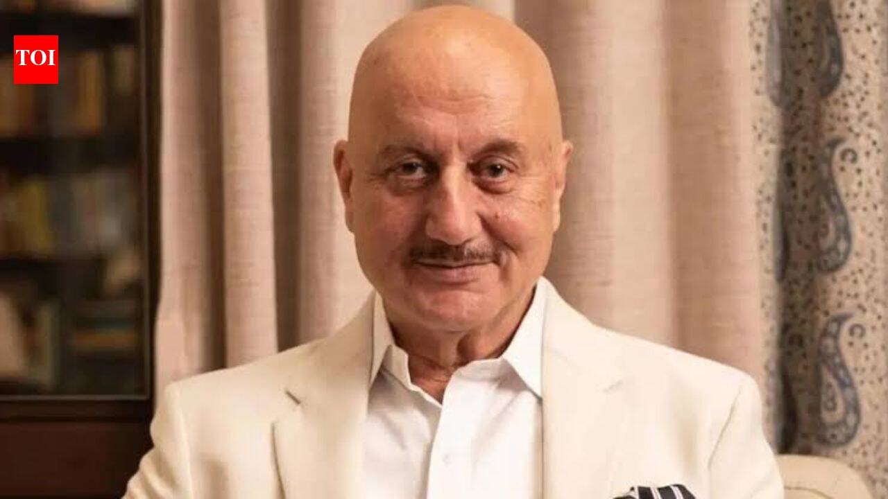 Anupam Kher reveals how sleepless nights led to manic depression diagnosis 10-12 years ago despite being ‘such a positive person’, going bankrupt and facial paralysis during 'Hum Aapke Hain Koun': ‘The psychiatrist said optimism is your problem’ | Hindi Movie News