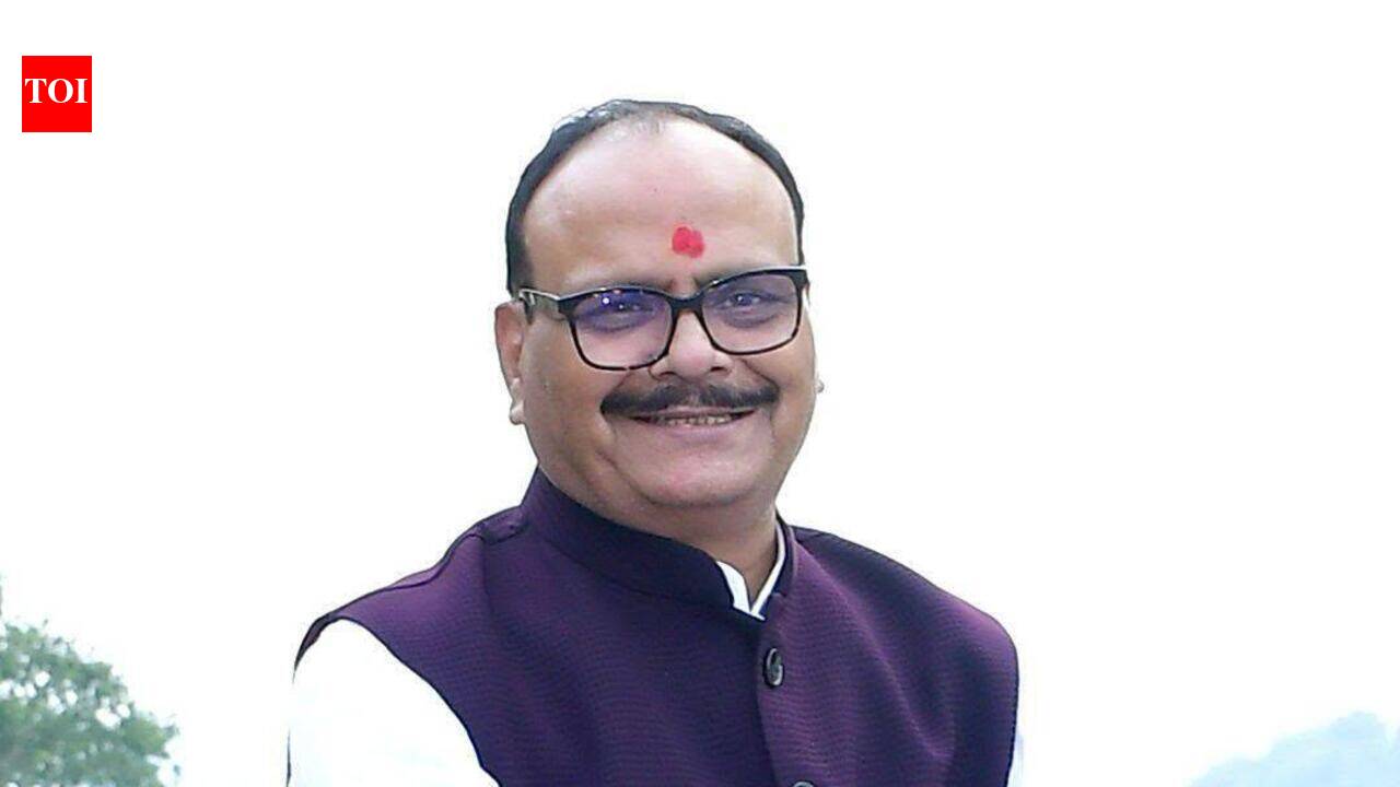 Write prescriptions in Hindi to help patients, Pathak urges doctors | Lucknow News