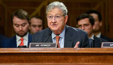 Sen Kennedy proposes ban on naming buildings after living public officials