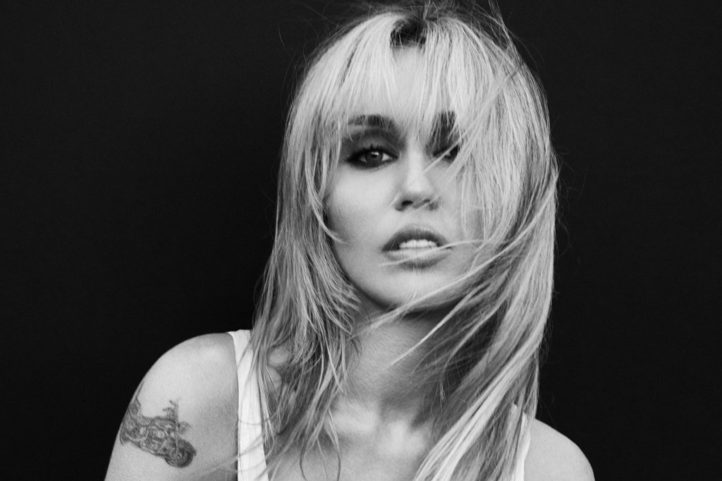 Miley Cyrus' ‘Bass Persuades’ Debuts at No. 1 on Billboard 200 Chart