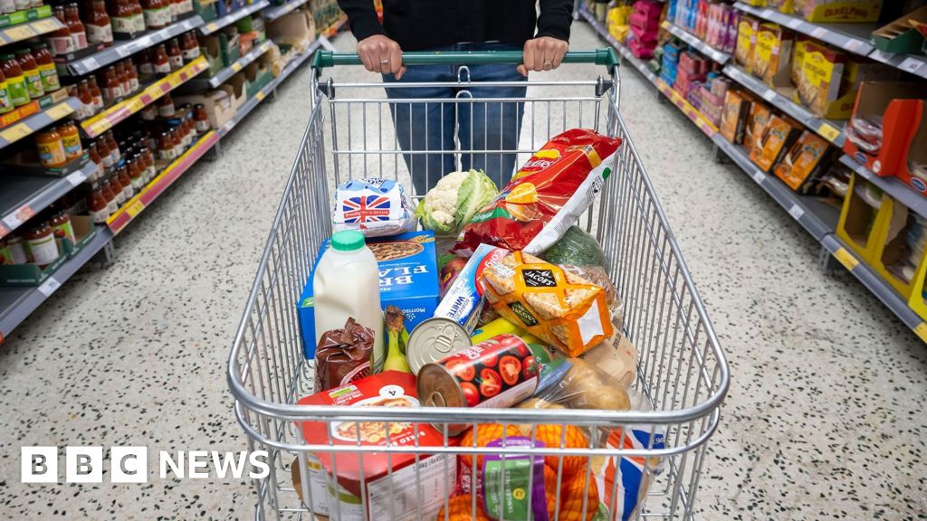 Can you eat ultra-processed foods and still be healthy? A dietitian analysed my weekly shop - BBC