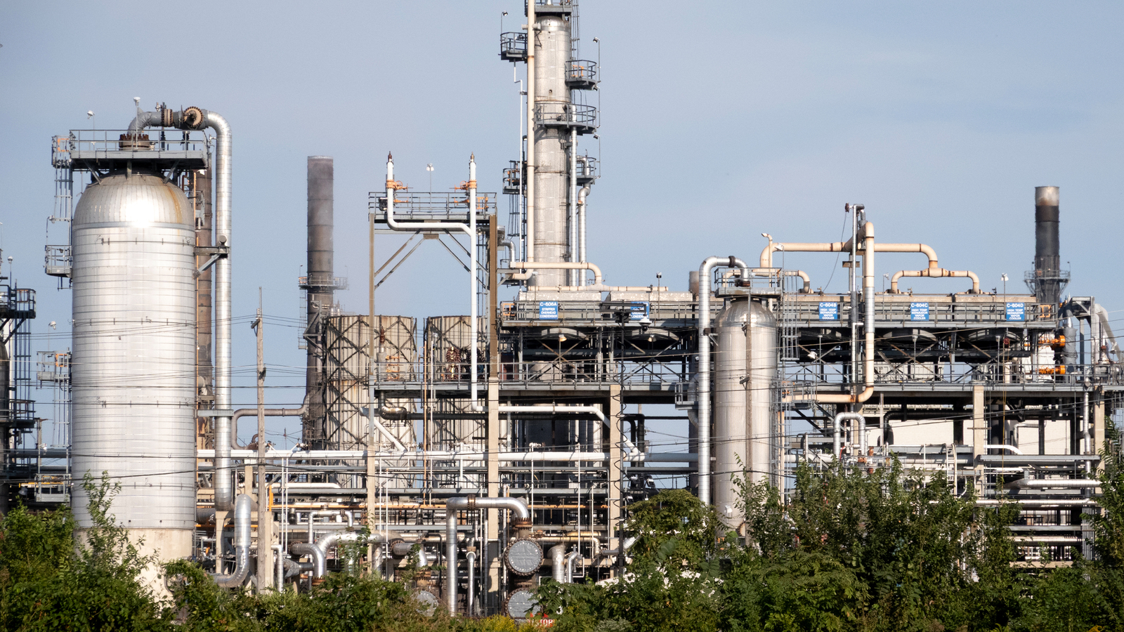 Oil prices climb over $100 per barrel as US war in Iran continues