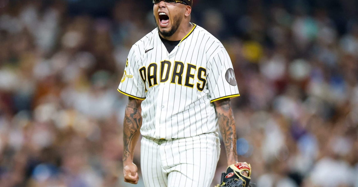 Padres clinch No. 4 seed, home-field advantage in NL Wild Card Series against Cubs