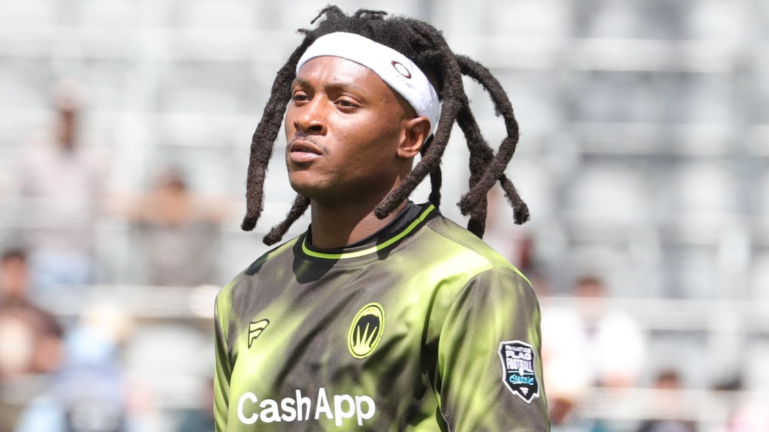 DeAndre Hopkins Makes Coaching Debut for Georgia Tech vs. Deion Sanders' Colorado in New Photo