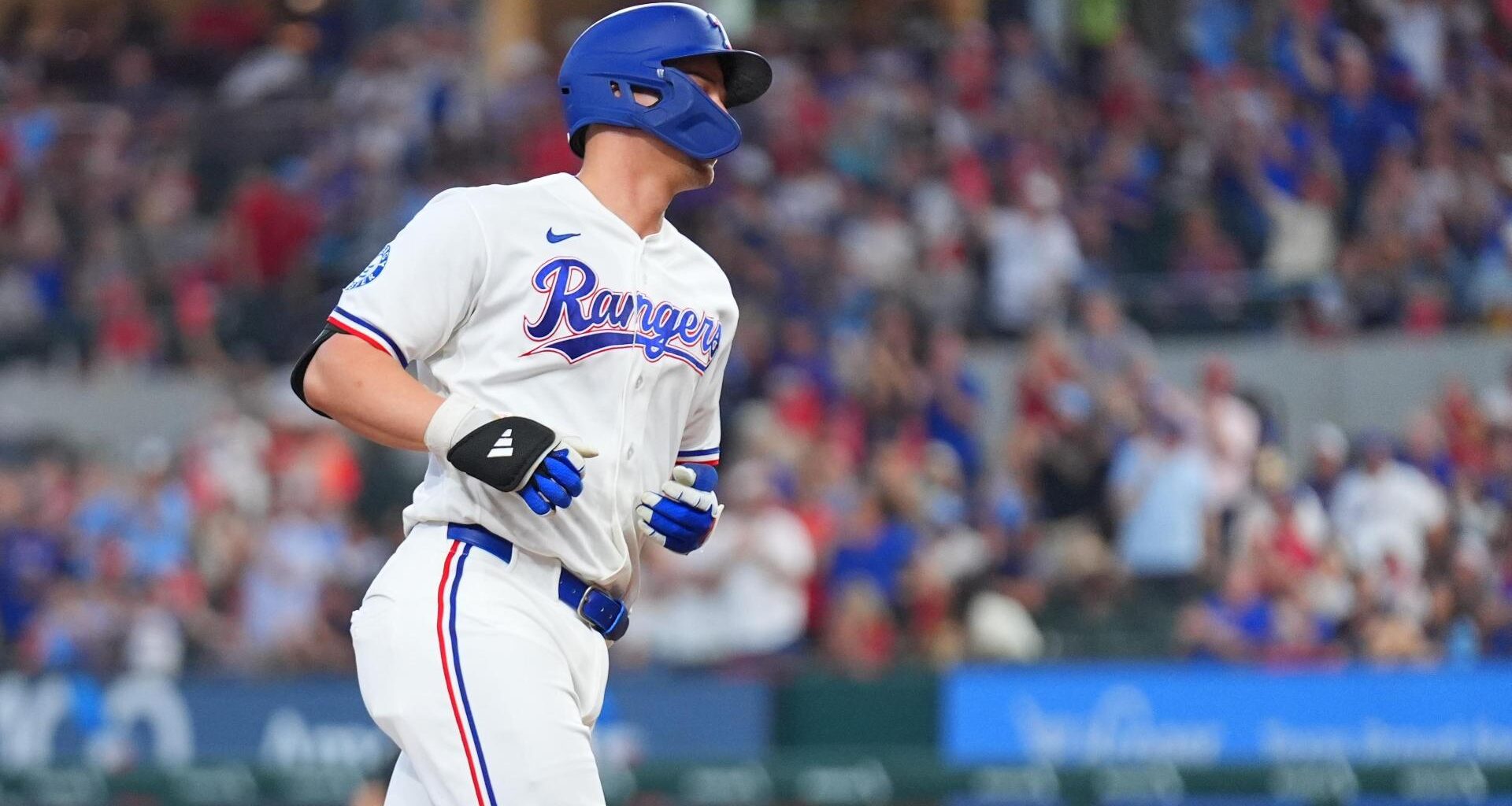 Rangers finish home slate with 3-1 win over Mets to keep Texas at least tied for AL West lead