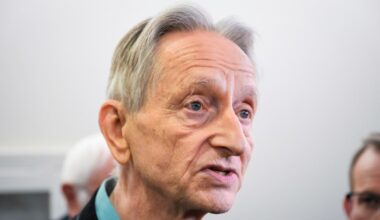 ‘Godfather of AI’ warns Congress has ‘maybe a year’ left to regulate AI