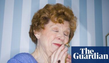 Do people really smell different as they get older? The truth behind ‘old person smell’ | Well actually