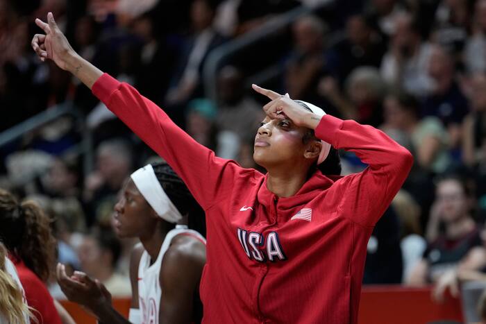 Angel Reese has 30 points and 10 rebounds to help the Dream rout the Sun 103-59