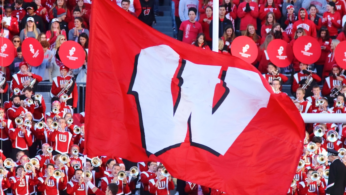Watch Wisconsin's Sean West's Unreal 70-Yard Punt Avoid Touchback in Trending Video vs. Notre Dame