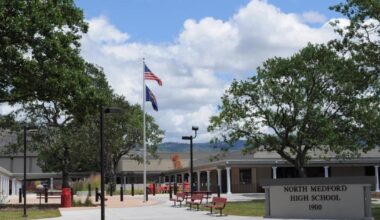 Free art gallery opens at North Medford High School Sept. 23 | Community