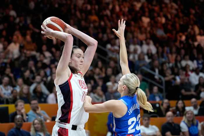 US wins fifth straight women's FIBA World Cup title, beating France 97-79