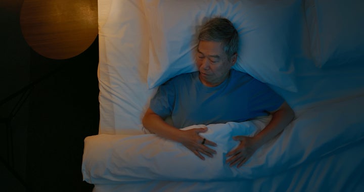 A new study shows that older adults who experience “micro-awakenings” throughout the night have a higher genetic risk of Alzheimer’s.