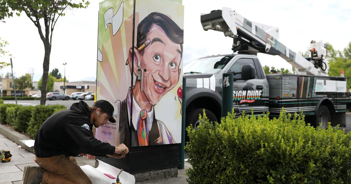 Local artists brighten up downtown Medford | Local