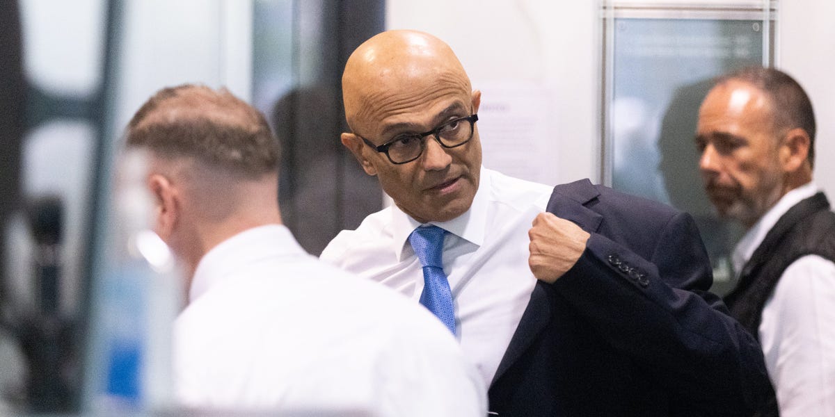 Microsoft's Satya Nadella Adds to AI Debate With Internal Warning