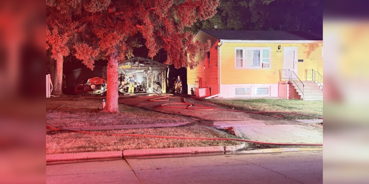 Detached garage destroyed in overnight Fargo fire