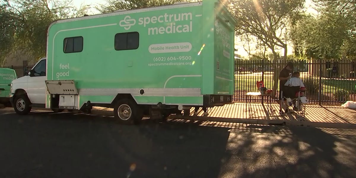 Phoenix groups team up to bring health care, hot meals to those in need