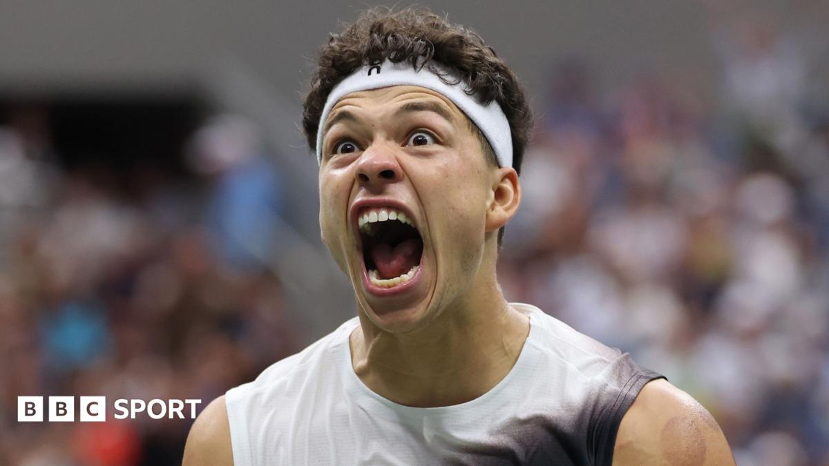 Ben Shelton celebrates after beating Carlos Alcaraz in the 2026 US Open quarter-finals