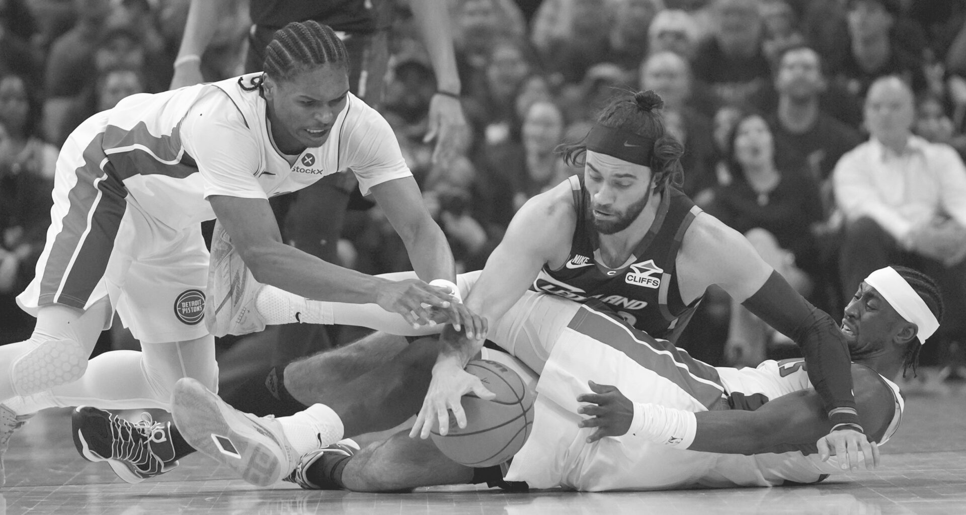 Pistons sign Thompson to 5-year, $155M extension -